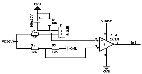 Circuit for controlling underwater wireless communication of lead fish based on double water inflow signals, and control method thereof