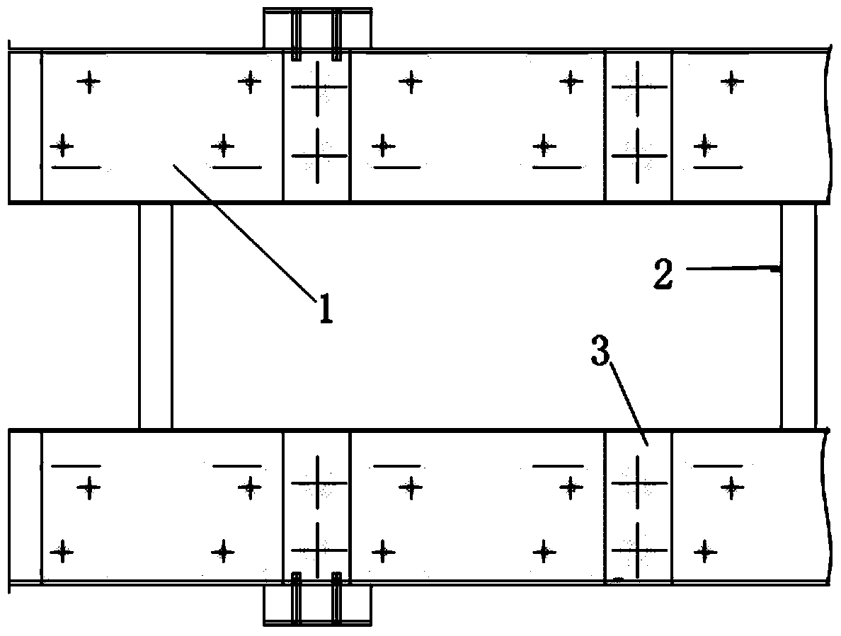 Displacement adjustment compensation device and track system including displacement adjustment compensation device