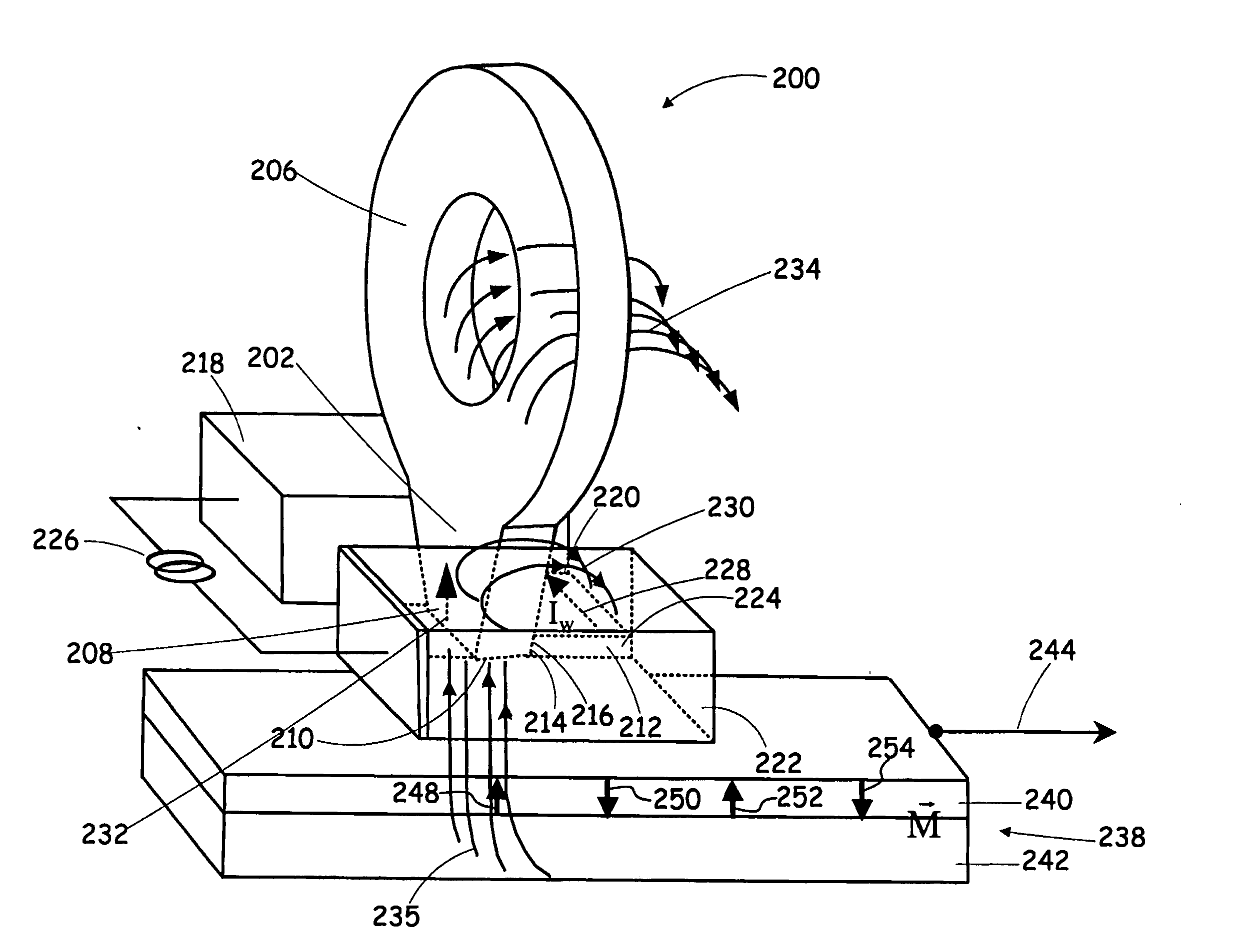 Magnetic recording head with compact yoke