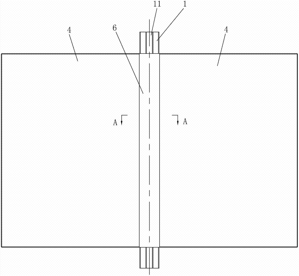 Pre-tightening connecting assembly used for mounting curtain wallboard