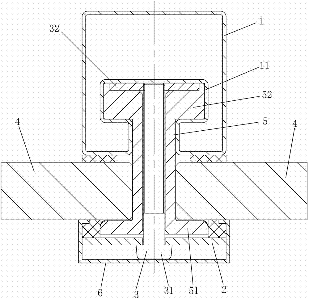 Pre-tightening connecting assembly used for mounting curtain wallboard