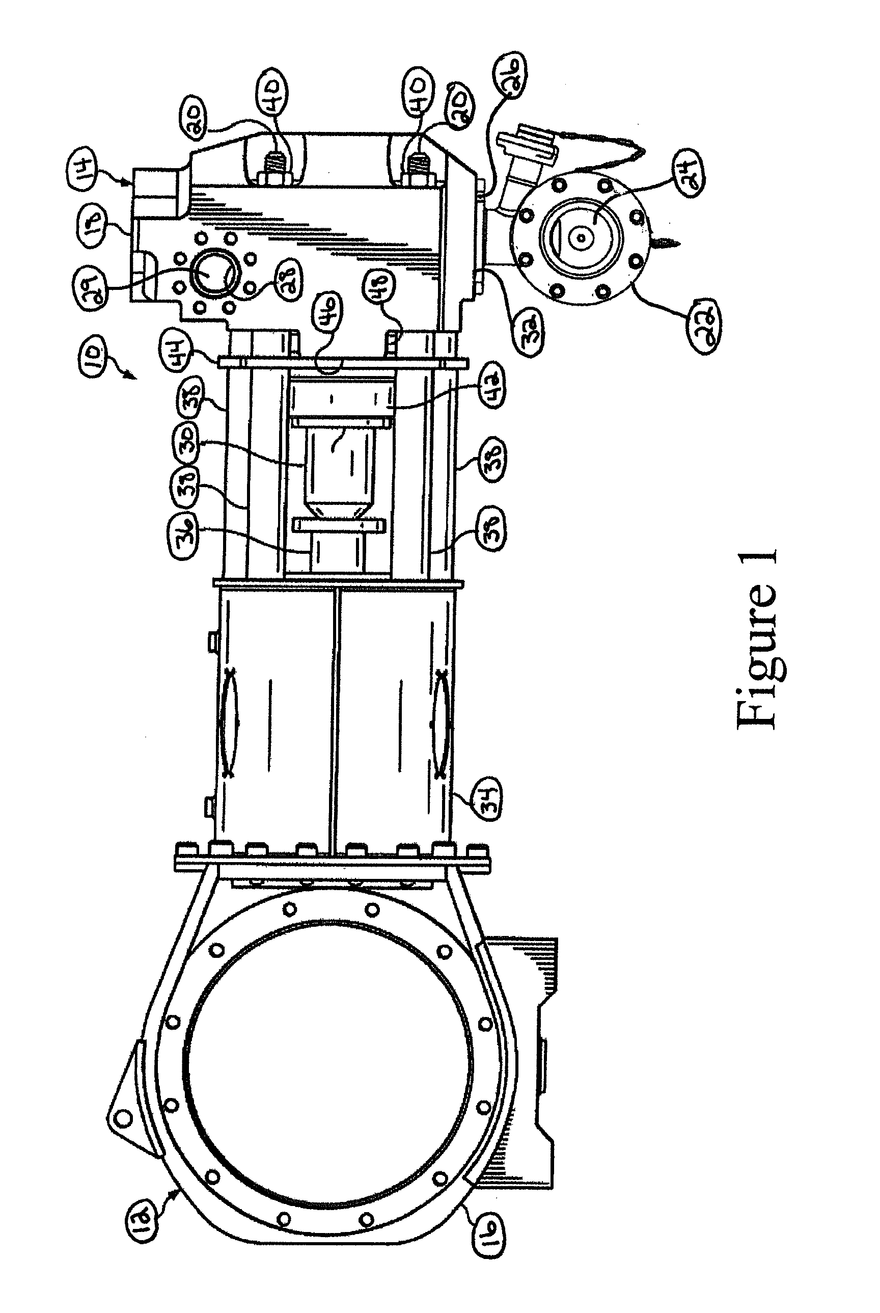 Fluid liner wear indicator for suction manifold of reciprocating pump assembly