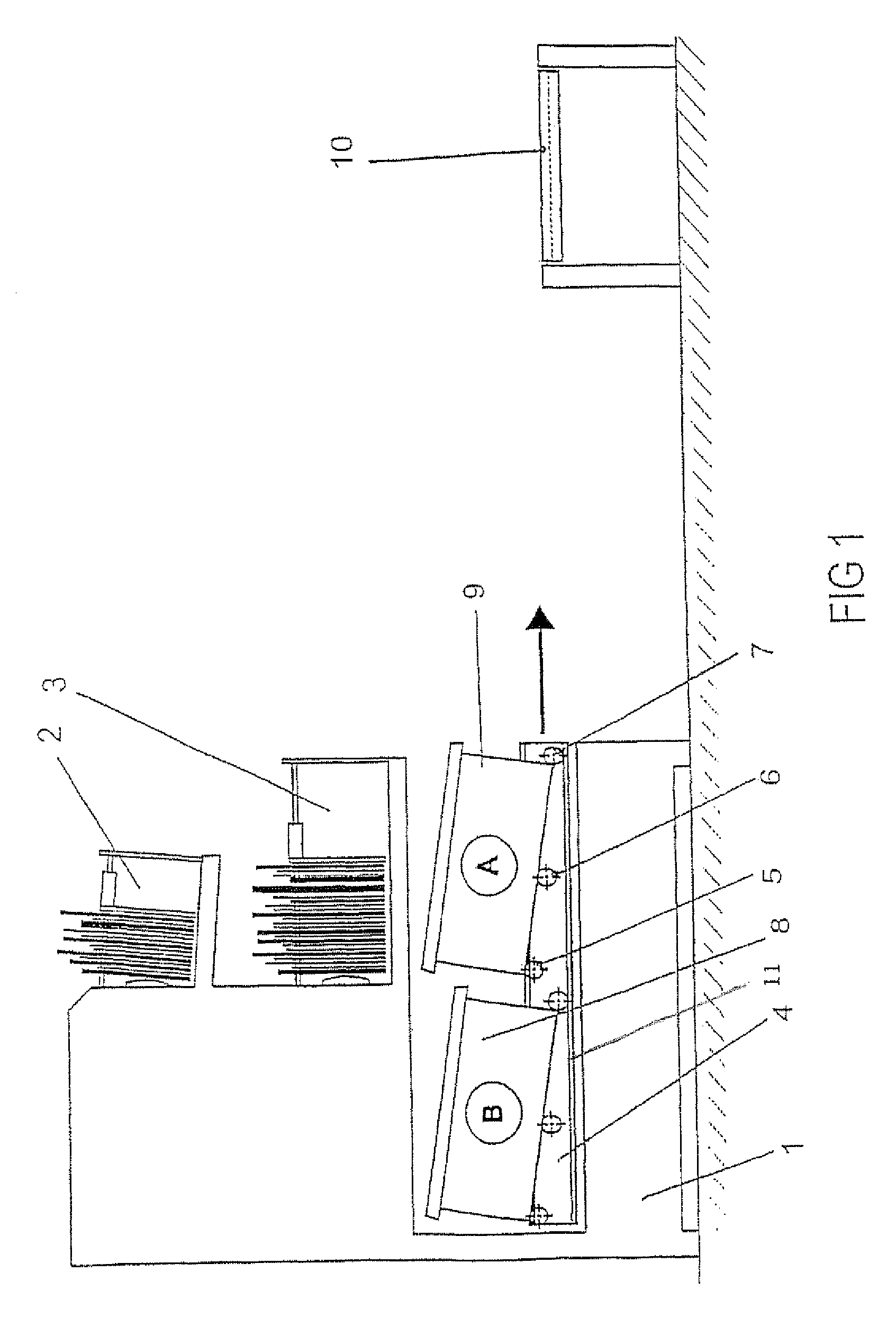 Device for filling and removing containers for sorted mail