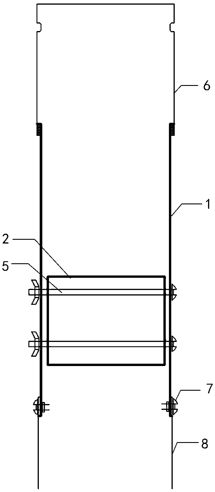 Concrete distributing device for heat-insulating integrated wall pouring, and pouring method