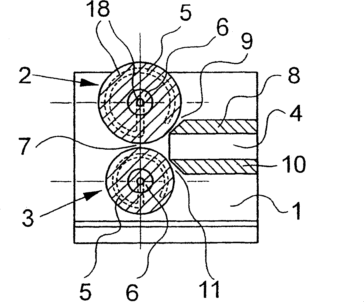 Device for filling and curling tows