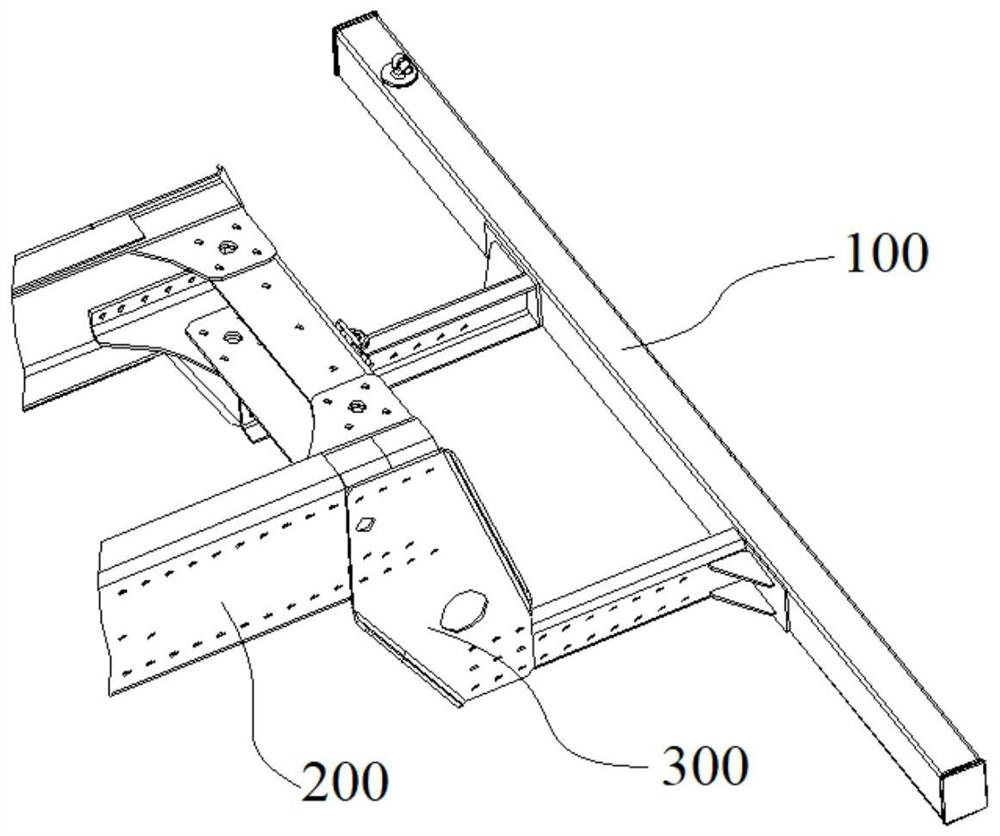 Rear protective cross beam and automobile
