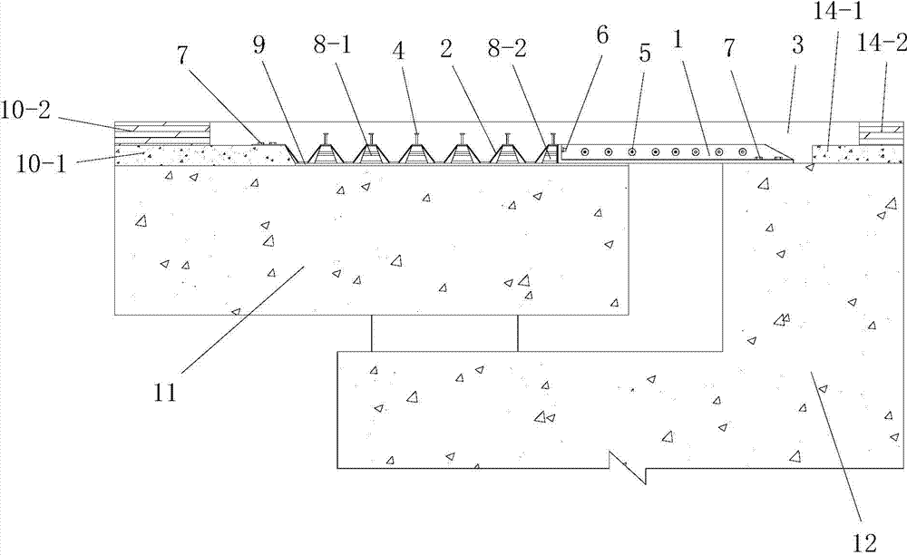Abutment hidden expansion device and construction method thereof