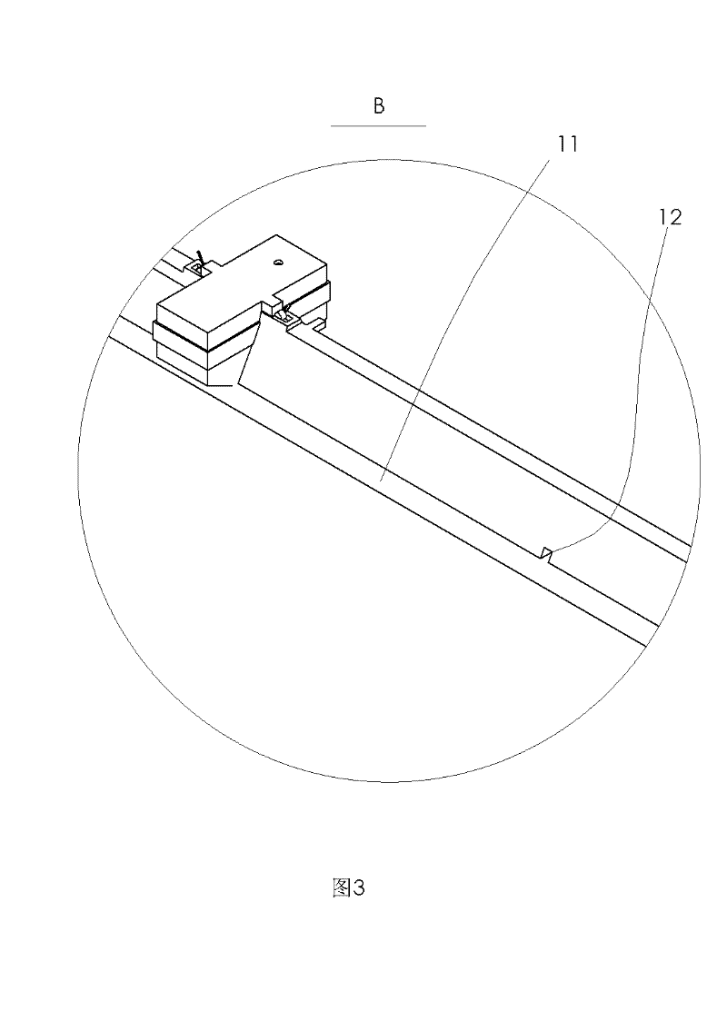 Method for making ice and desalinating sea water by using beach, tide and cold