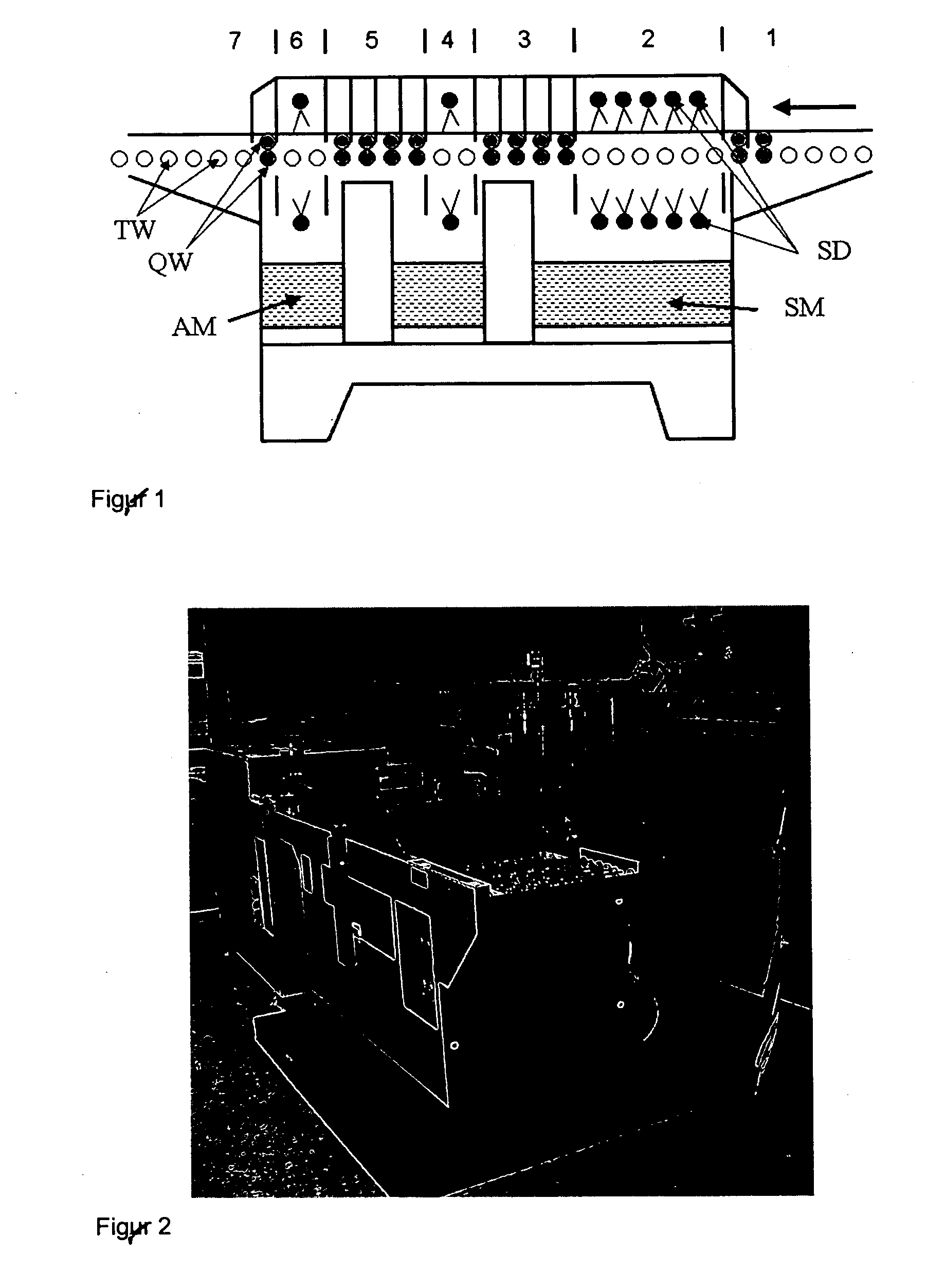 Process and Device for Cleaning and Etching a Substrate Wi