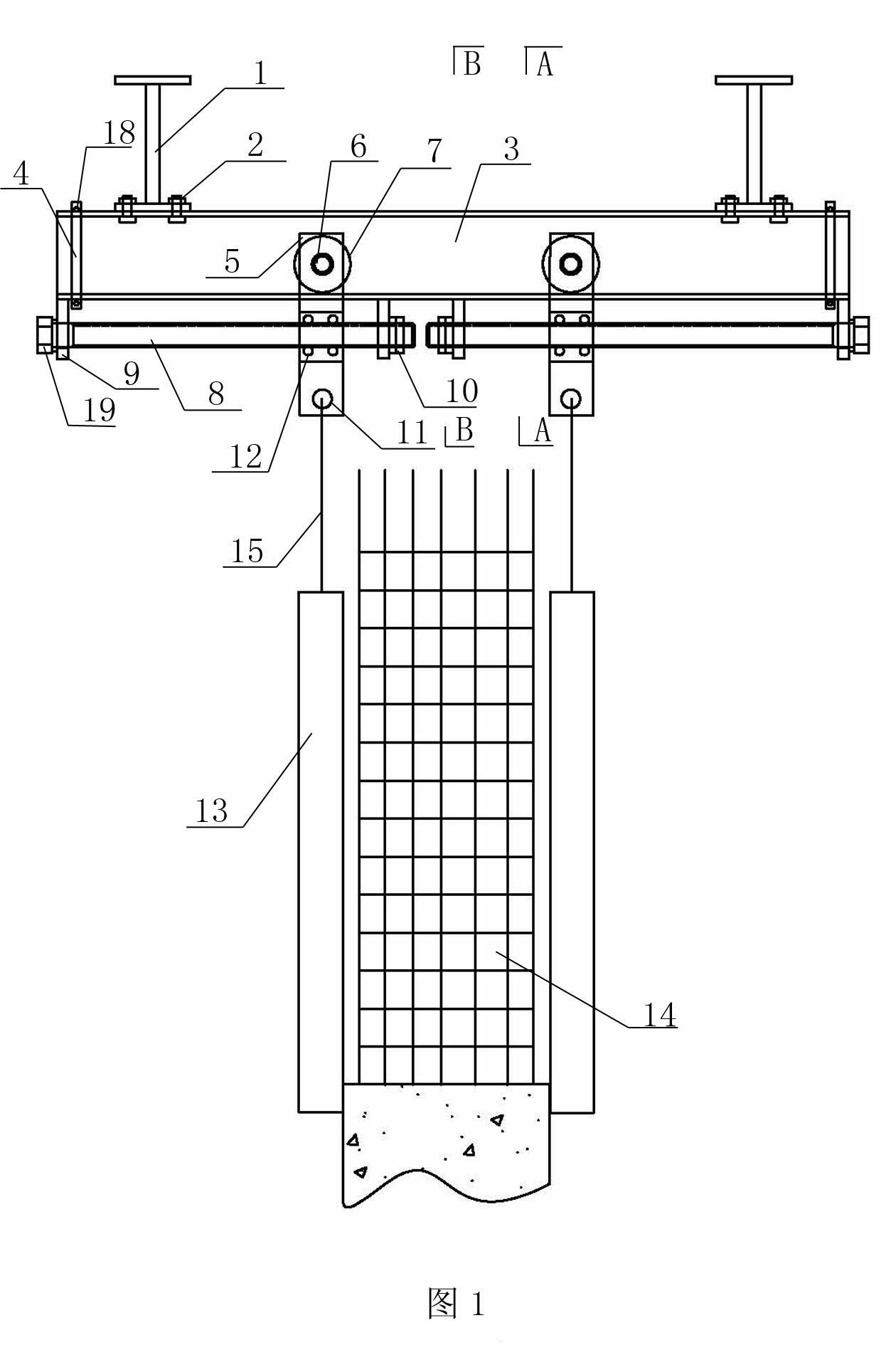 Mould releasing and combining device for large steel form and assembling method thereof