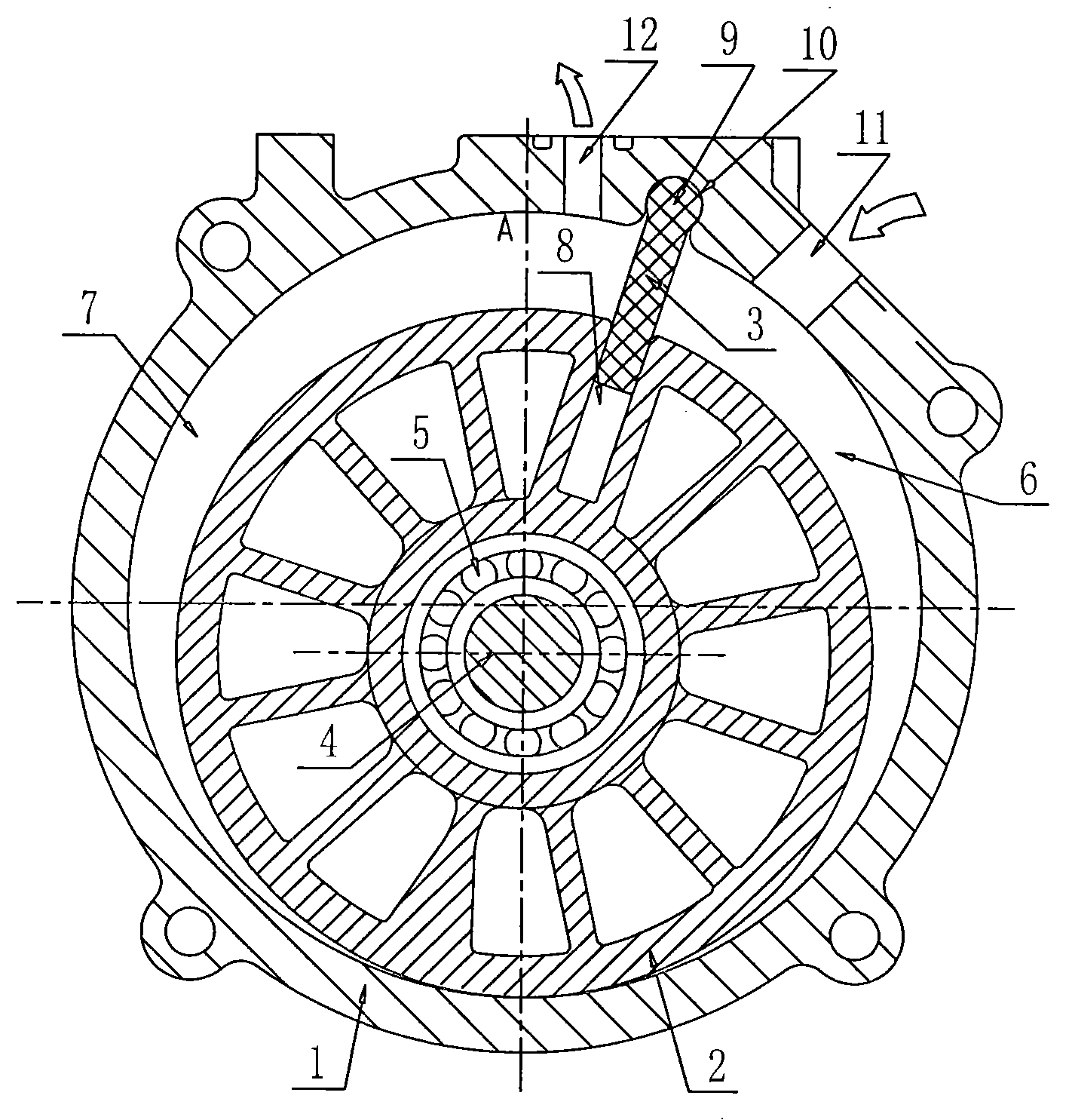Translation type rotary compressing device