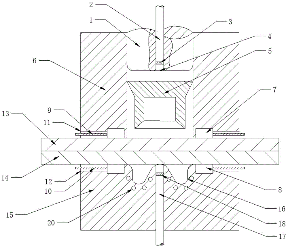 Self-piercing riveting device between ultra-high-strength steel plates or with aluminum alloy plates