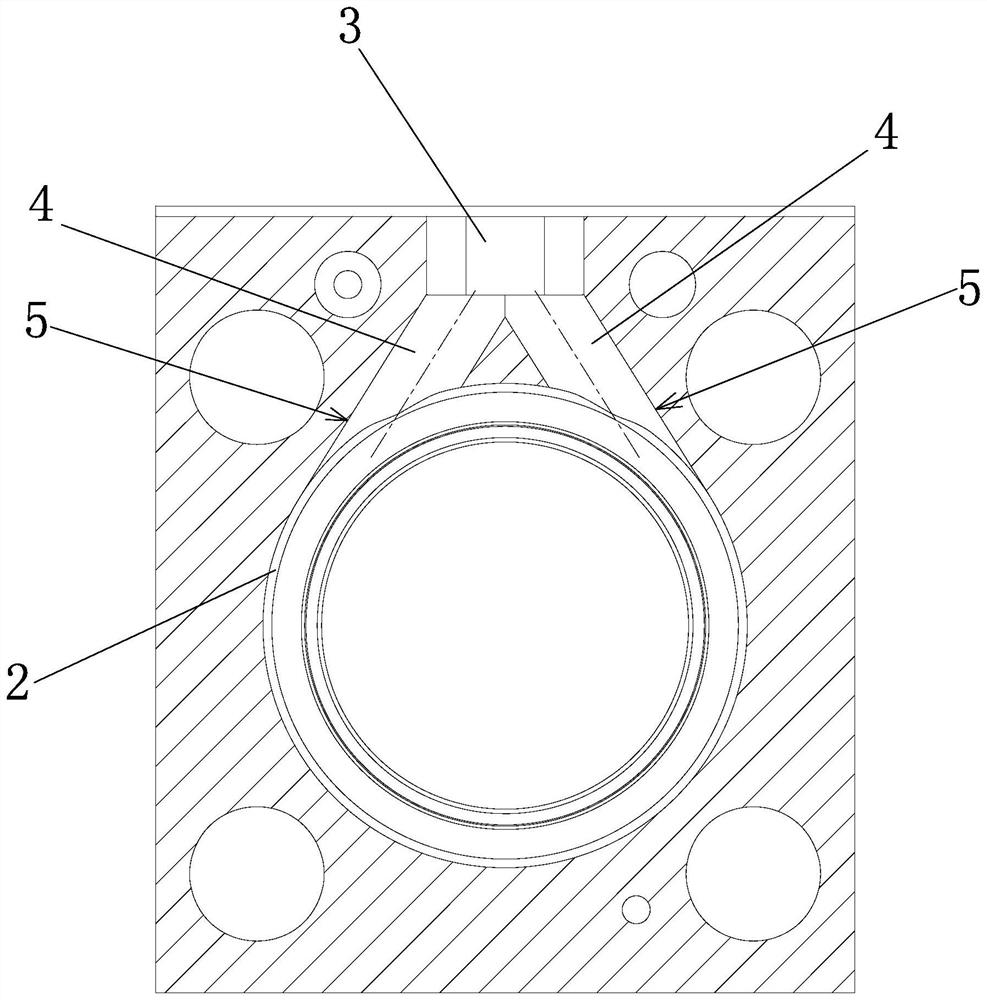 Improved structure of oil channel of middle cylinder body of breaking hammer