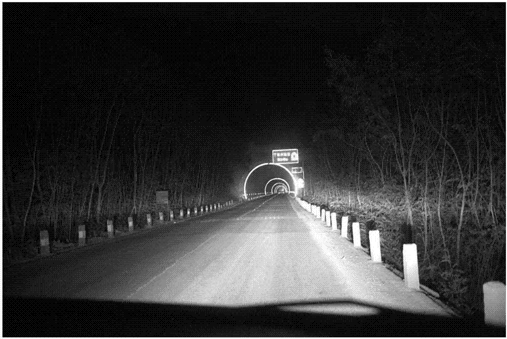 Tunnel source-free lighting system utilizing natural light and automobile lamp light