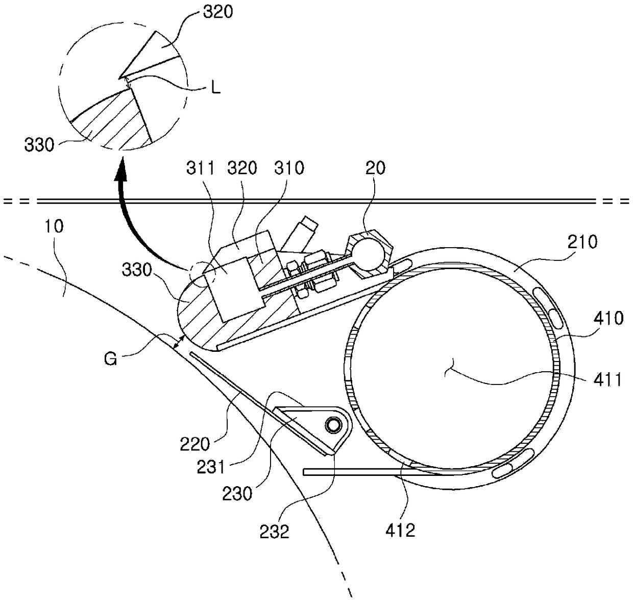 Foreign material removal device