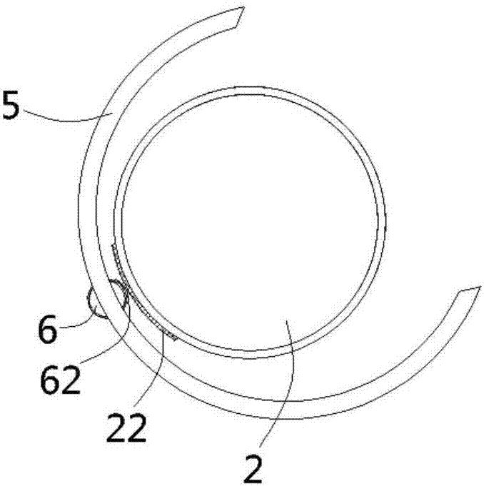 Rotor conveying channel with shelling device