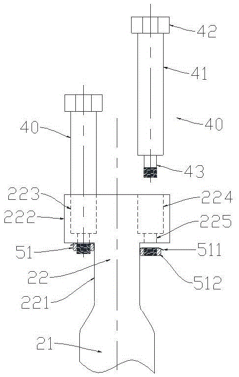 Scraper mechanism and scraper conveyor and feeding crusher comprising scraper mechanism