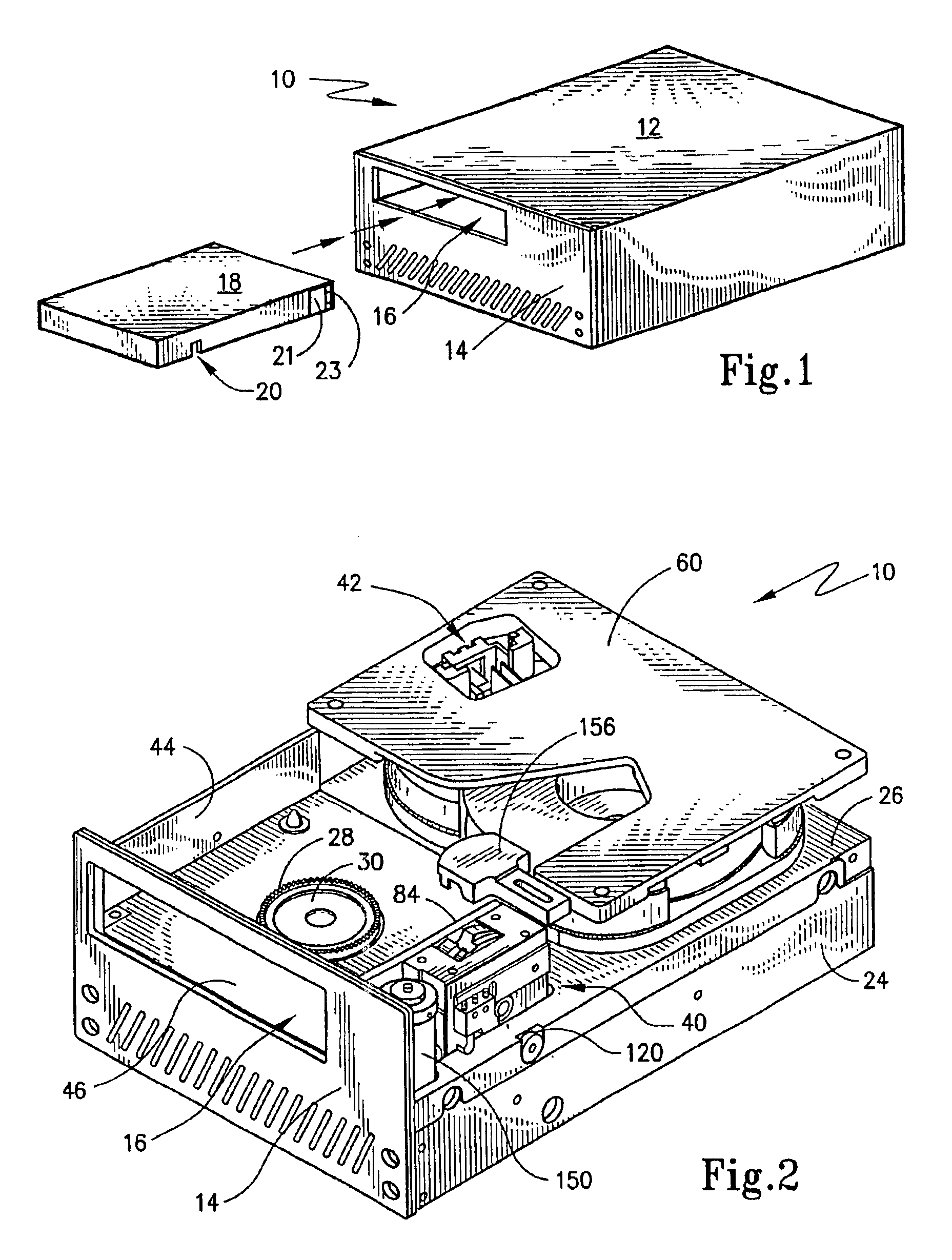 Tape cartridge docking apparatus for read/write recording assemblies and method therefor