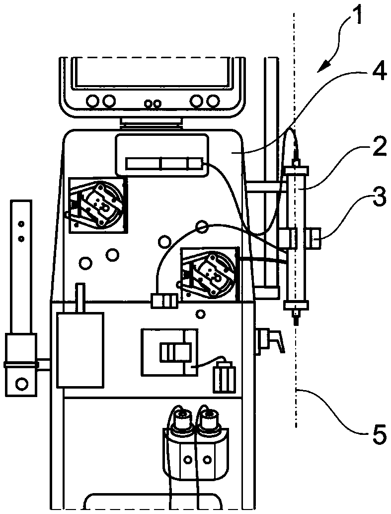 Device for extracorporeal blood treatment comprising an improved arrangement of a blood treatment device