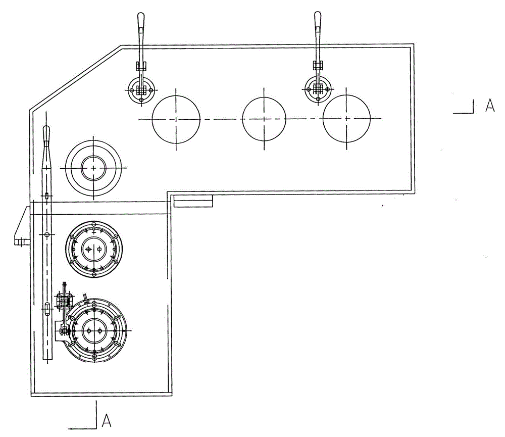 Interlocking gearbox gear shifting mechanism suitable for being used on vehicle-mounted petroleum drilling machine