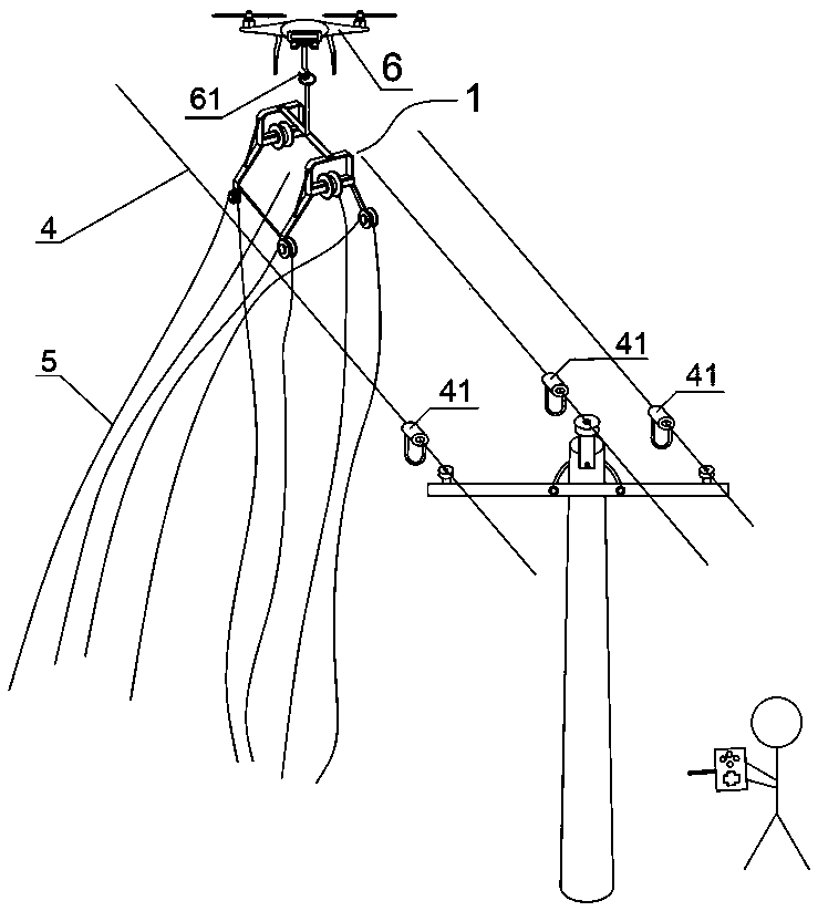 Power distribution overhead line grounding wire mounted robot and operating method thereof