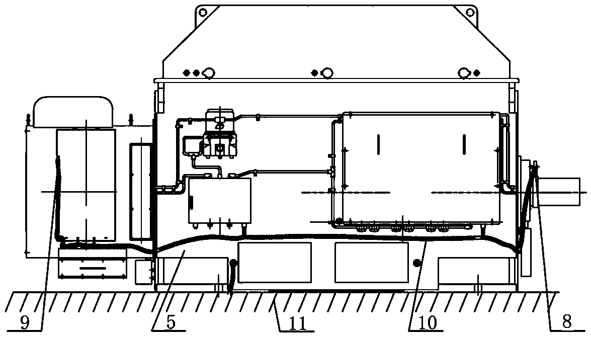 Shaft voltage grounding protection structure of traction motor