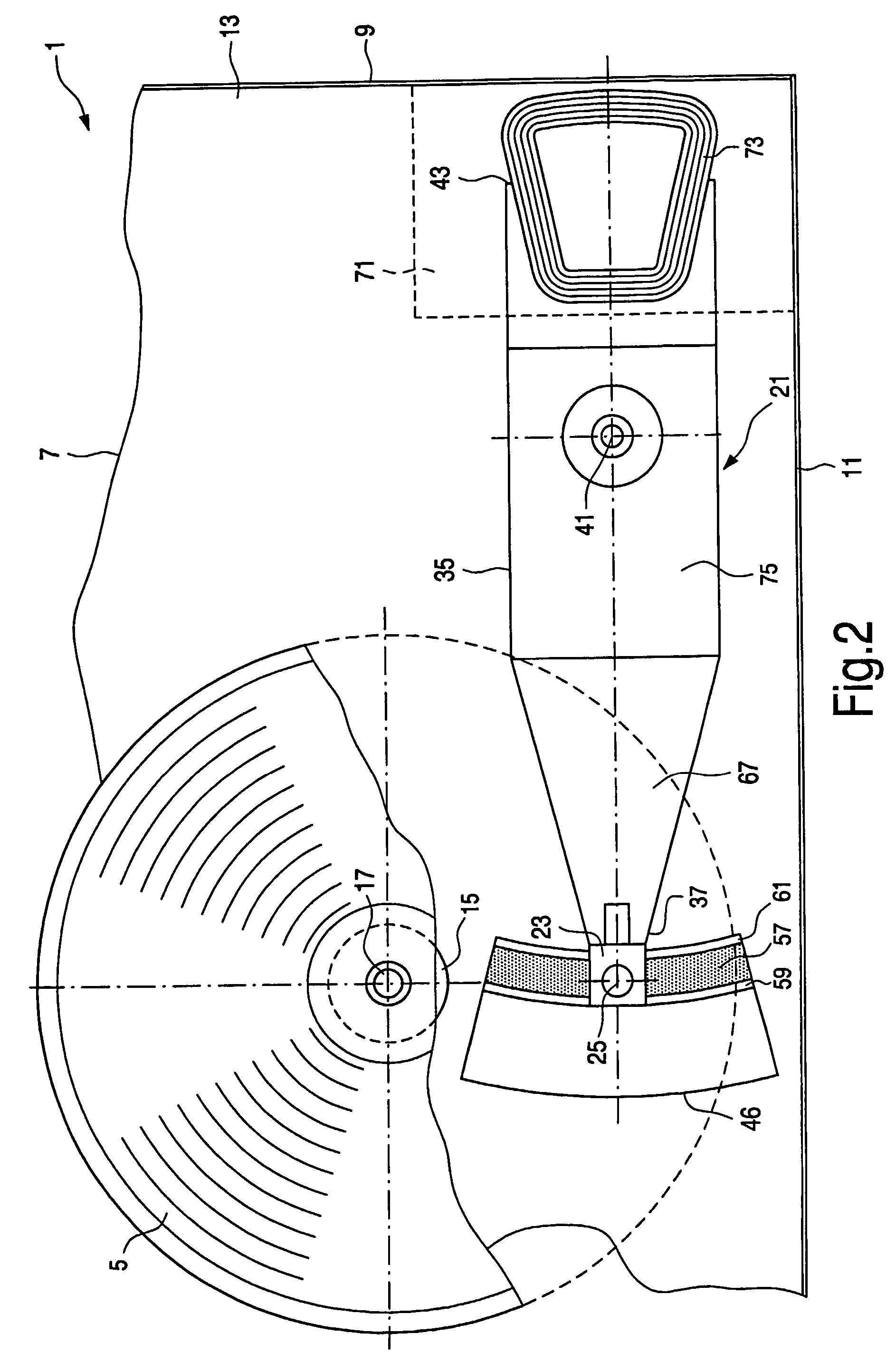 Optical disc apparatus for recording and/or reproducing information on/from an information surface of a rotatable optical disc