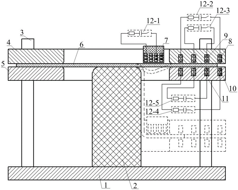 Device and method for electromagnetic pulse partial flow progressive forming of metal sheet