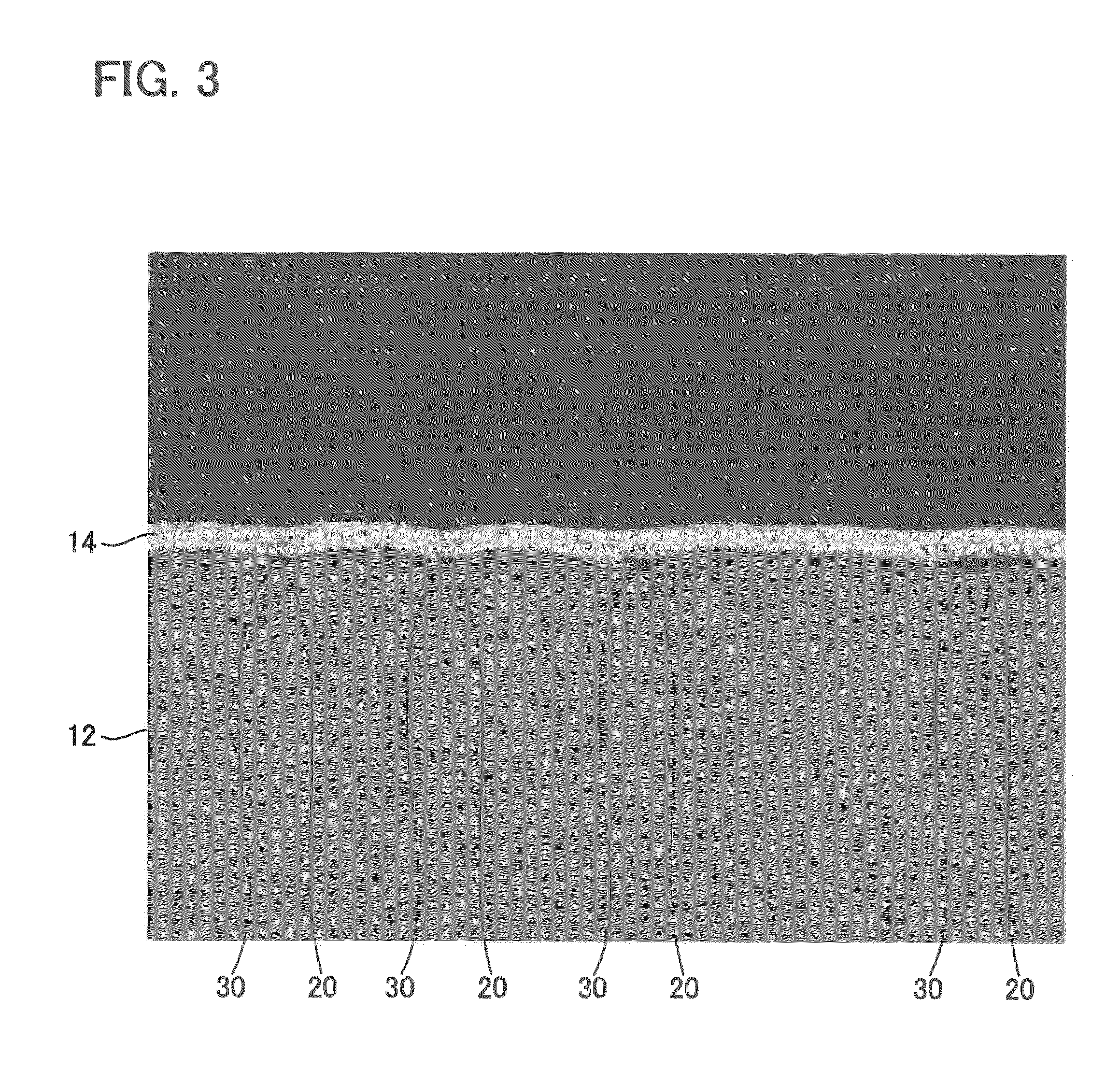 Piezoelectric element with electrodes allowing substrate strain and method for manufacturing the same