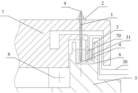 Dynamic sealing device of reactor top cover of heavy metal cooling reactor and sealing method thereof