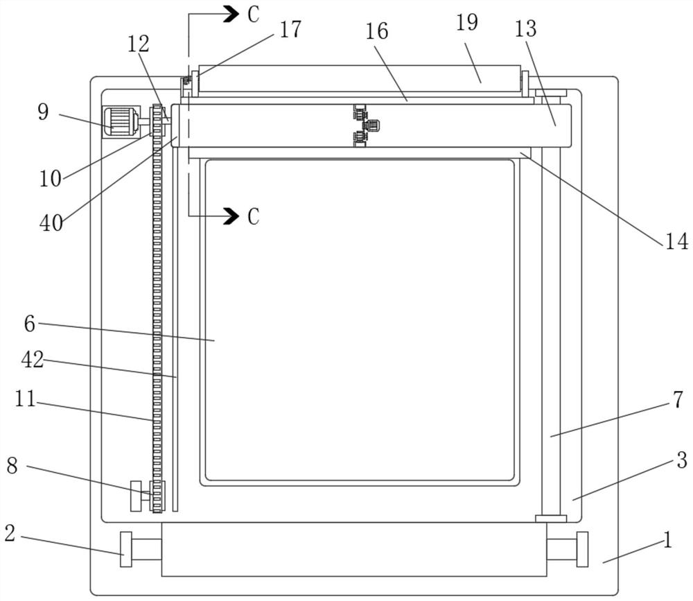 A photovoltaic panel cleaning device convenient for automatic snow removal and its snow removal method