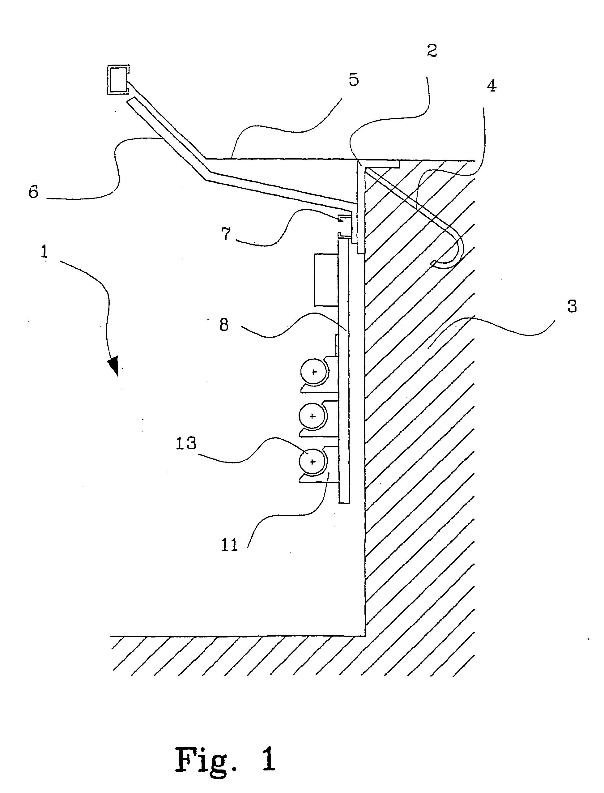 Construction for an overhang in a pit of a milking parlour