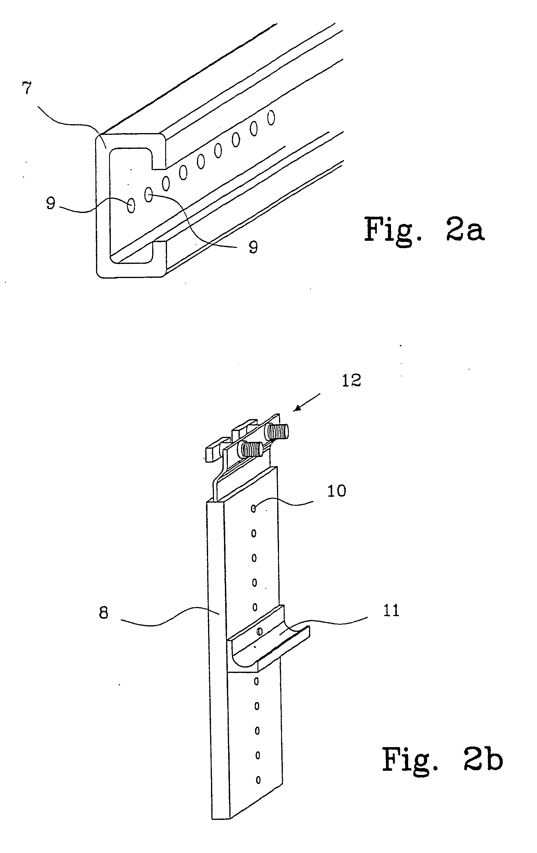 Construction for an overhang in a pit of a milking parlour