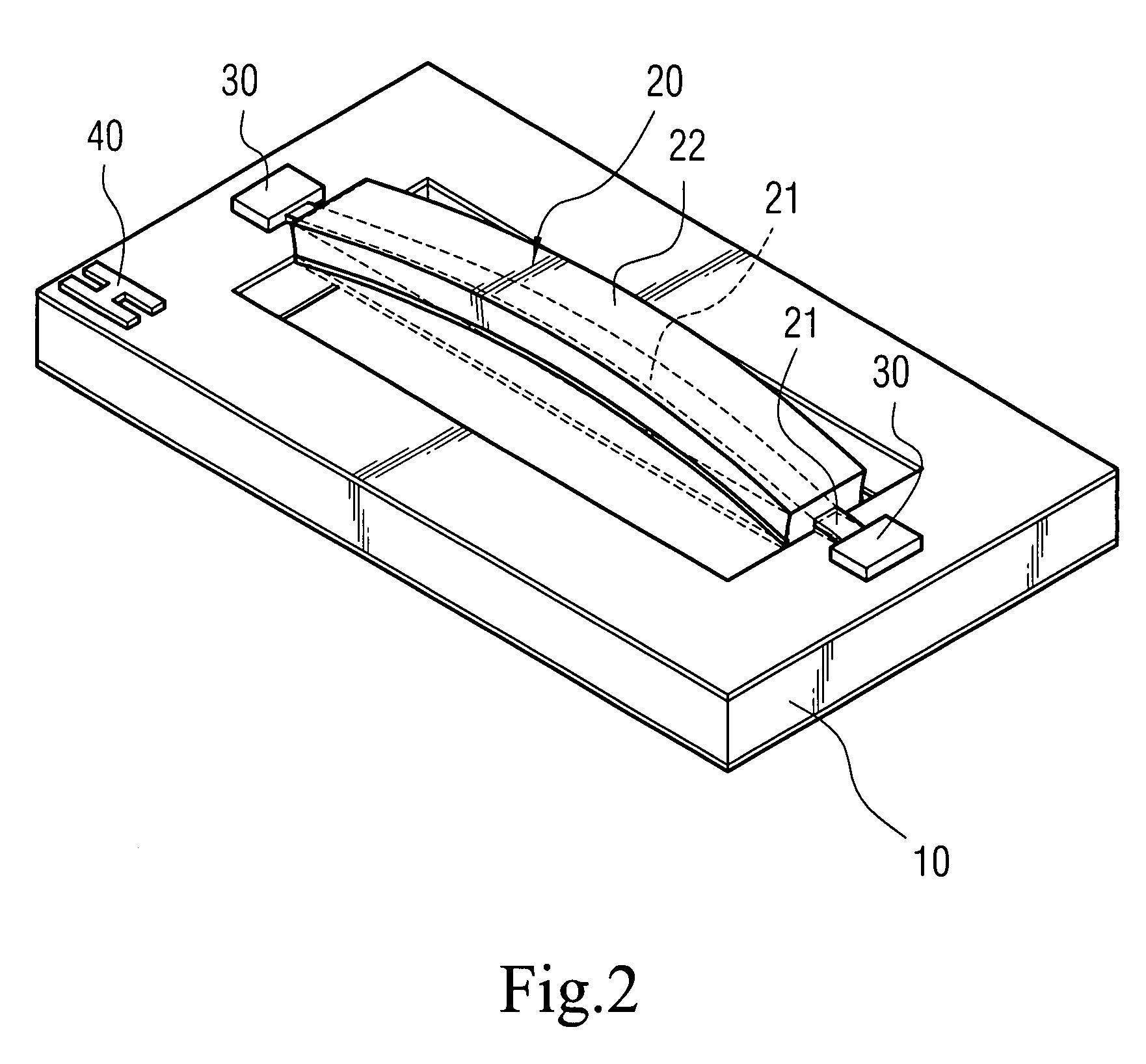 Resistive-type humidity sensing structure with microbridge and method therefor