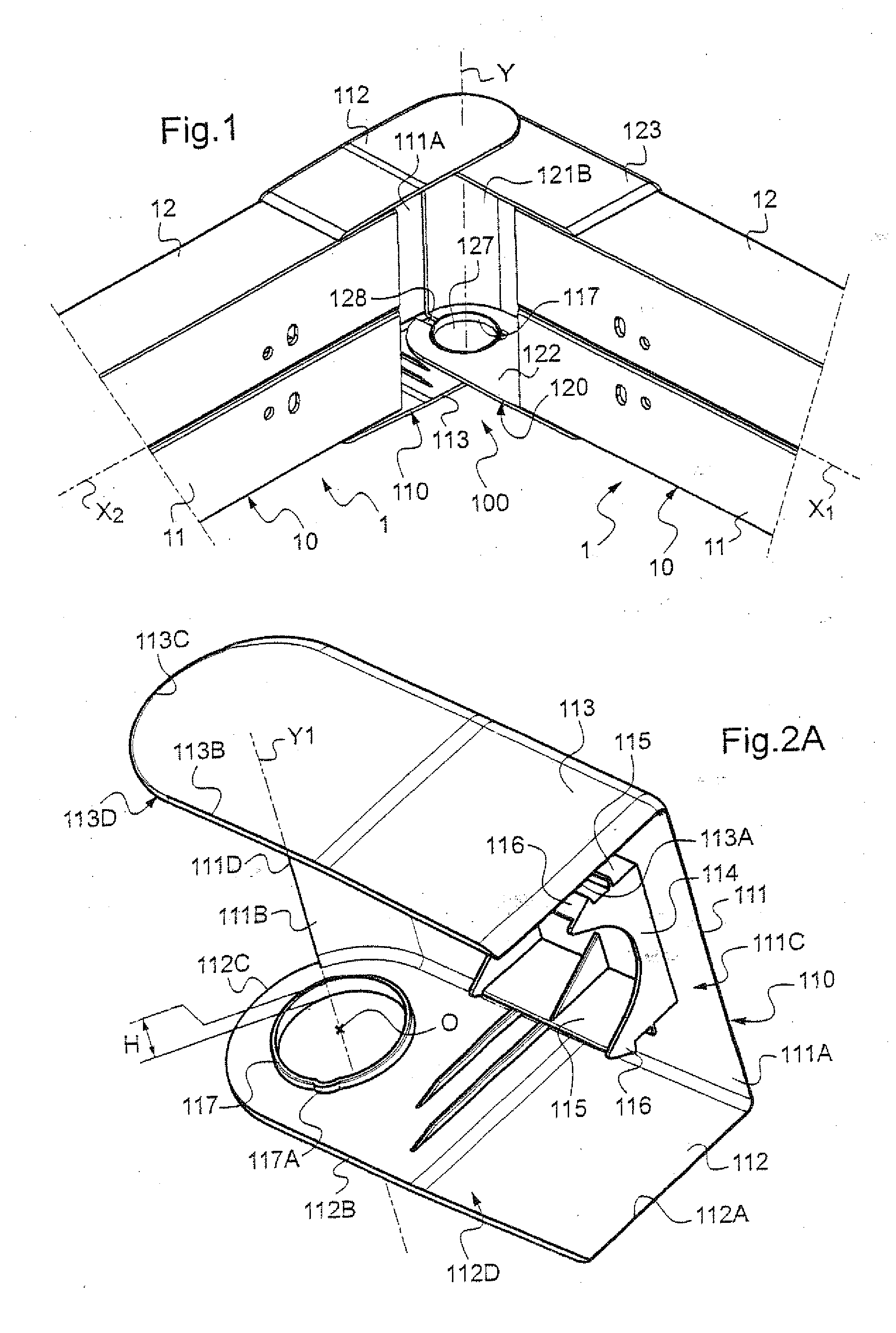 Duct corner accessory with pivoting flaps