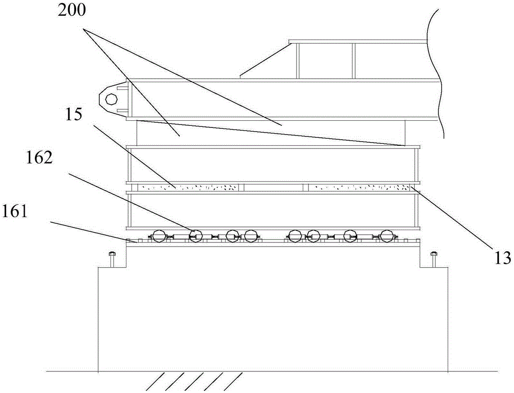 Block movement and construction method used for inclined building berth and movement device thereof