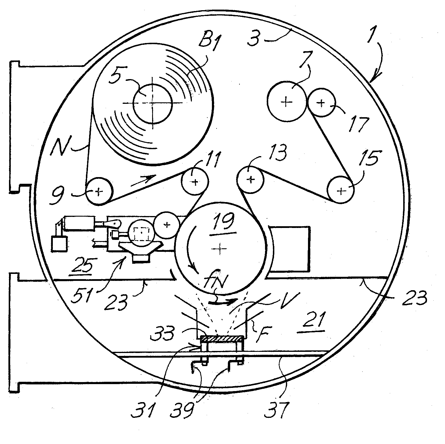 Vacuum metallization device with means to create metal-free areas