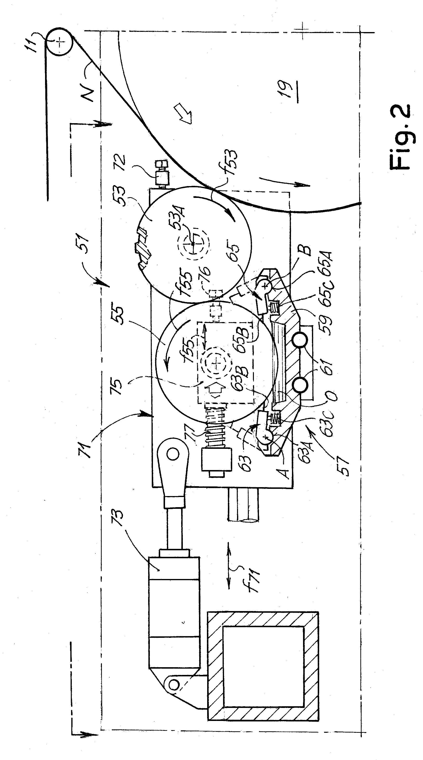 Vacuum metallization device with means to create metal-free areas
