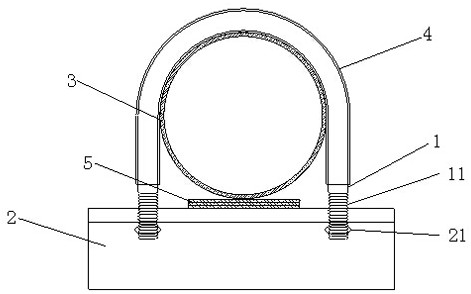 Anti-rust device suitable for outdoor stainless steel water supply pipe and mounting method
