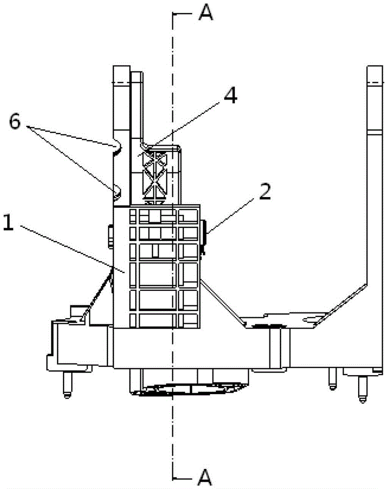 Crushing type pedal crushing mechanism and automobile with the mechanism