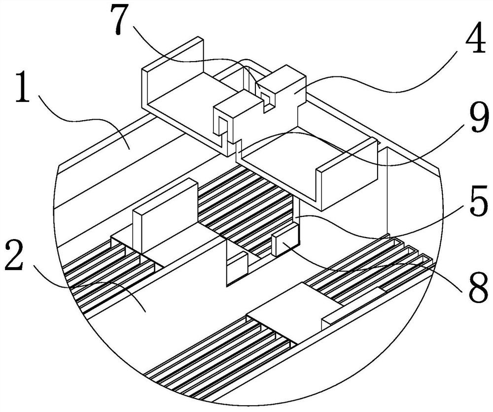 Sealing structure between batteries with multiple cells and forming method of the sealing structure