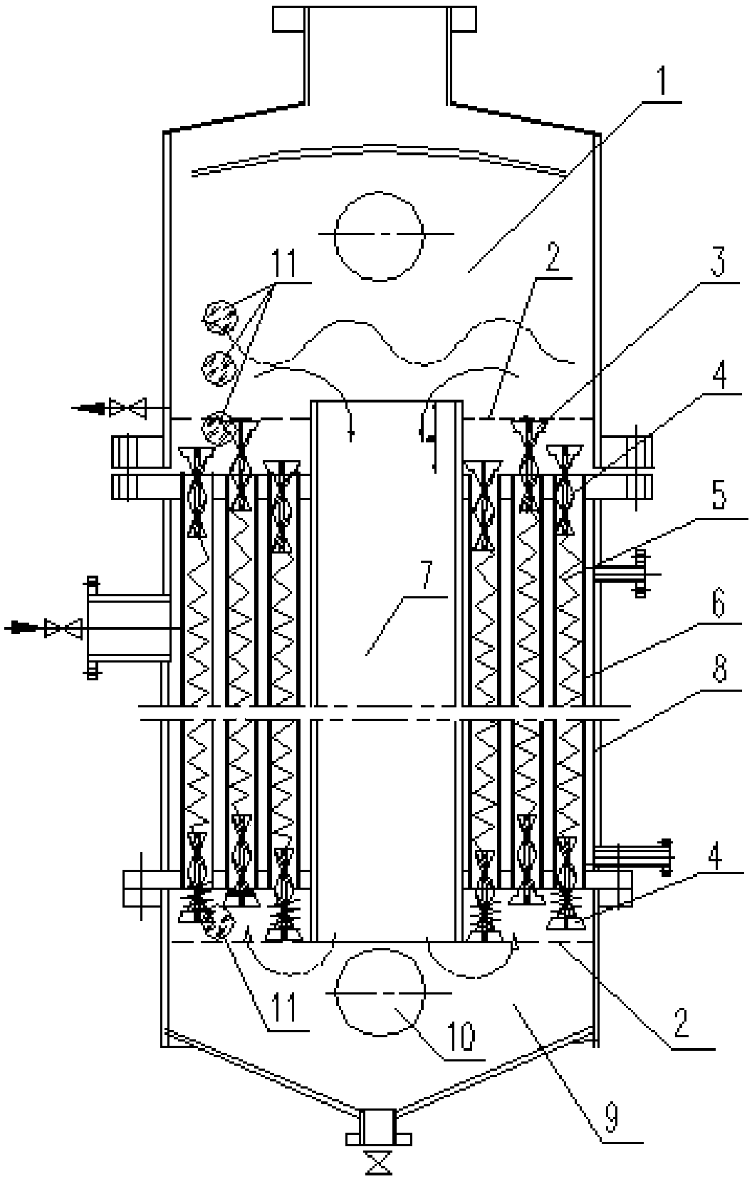A three-screw self-cleaning natural circulation evaporator