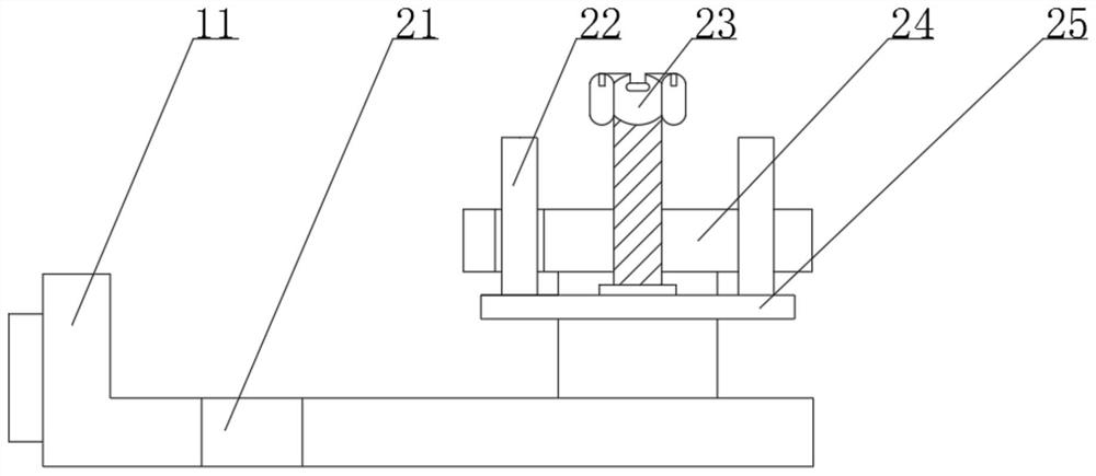 Bus duct punching tooling with adjusting function and using method thereof