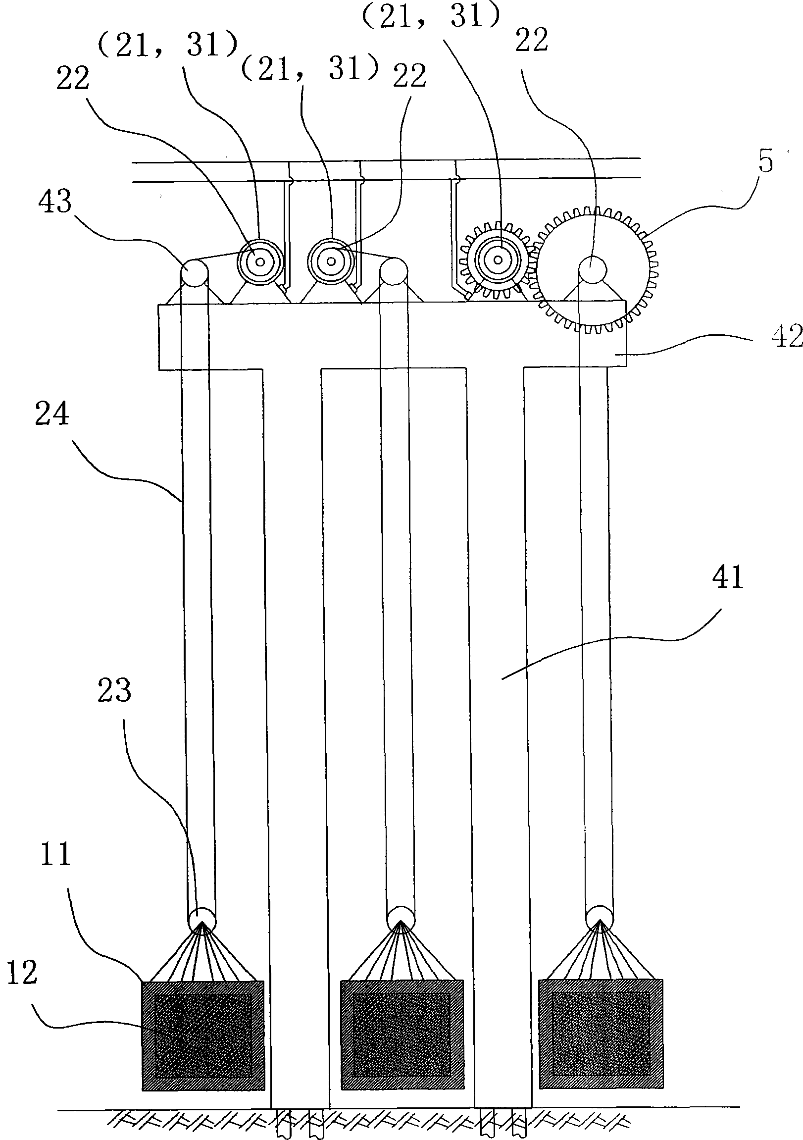 Large-capacity gravity energy storage device for power station