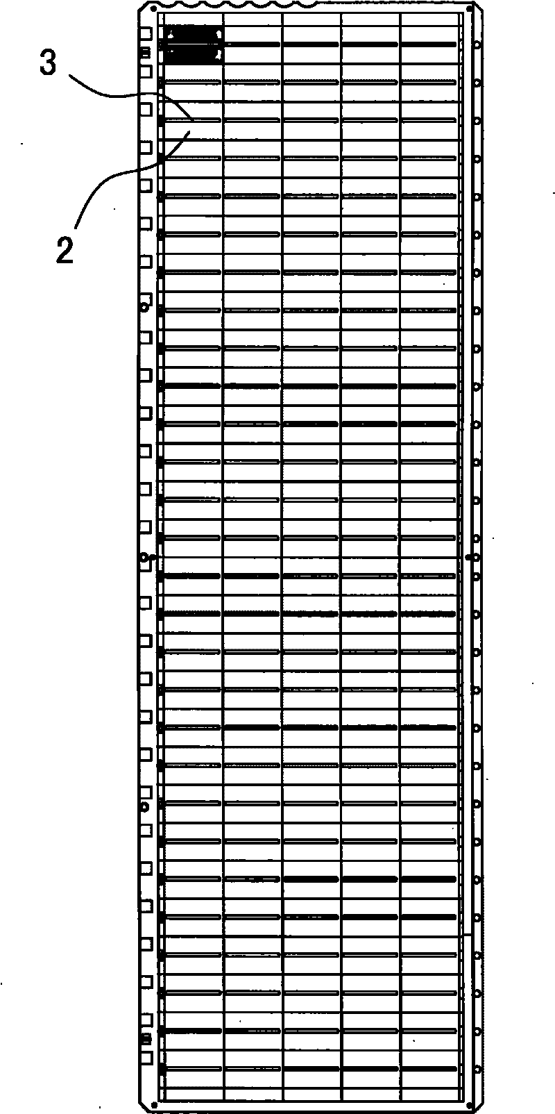 Punching die of long-slotted holes of integrated circuit boards