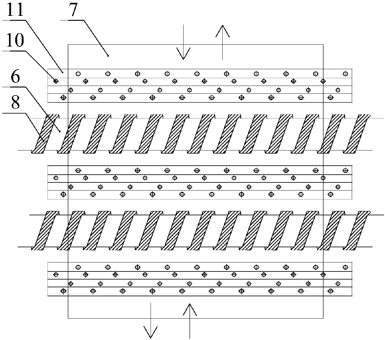 Through type glass tempering furnace capable of effectively weakening tempering stress patterns