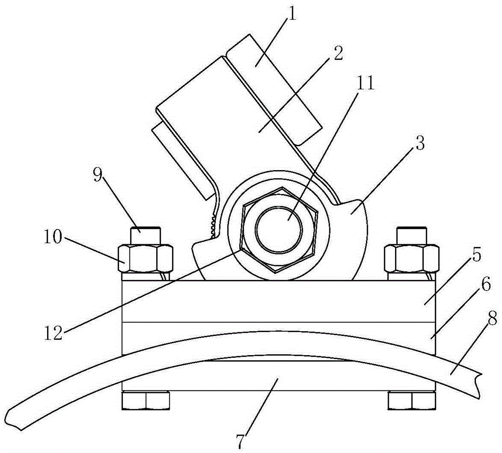 Angle-adjustable tool magazine assembly for cold milling machine for asphalt pavement