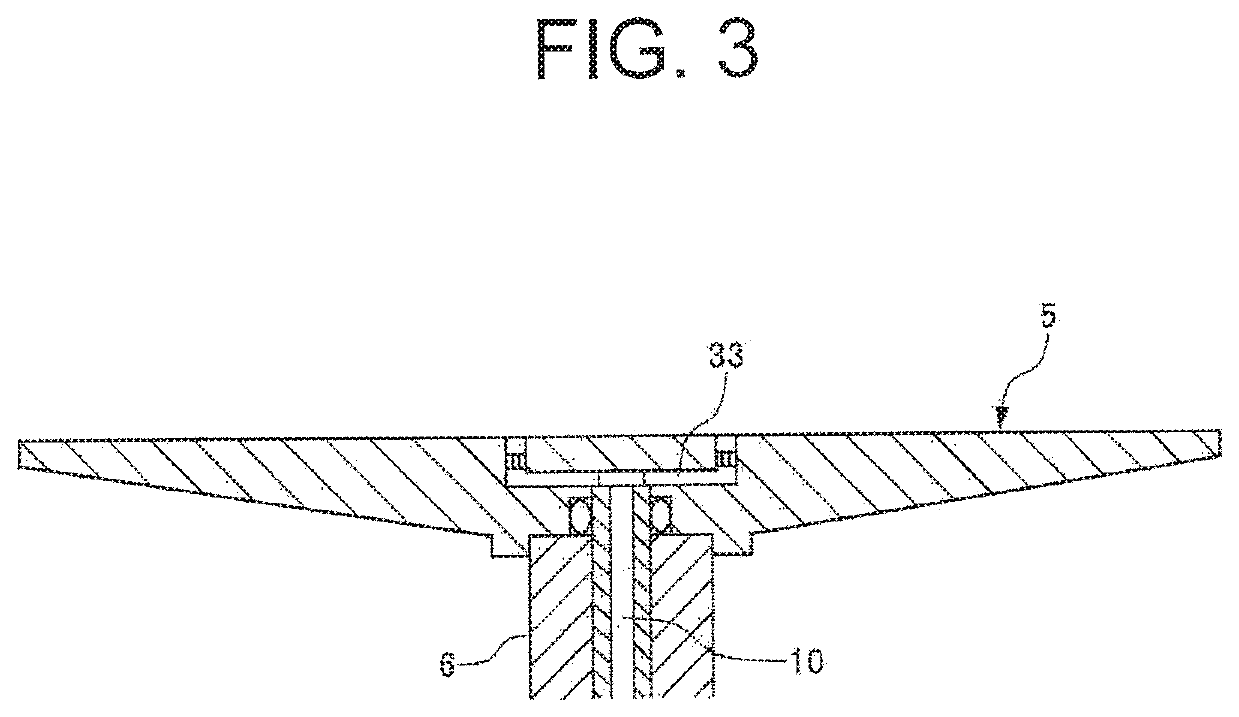 Vacuum suction pad and substrate holder