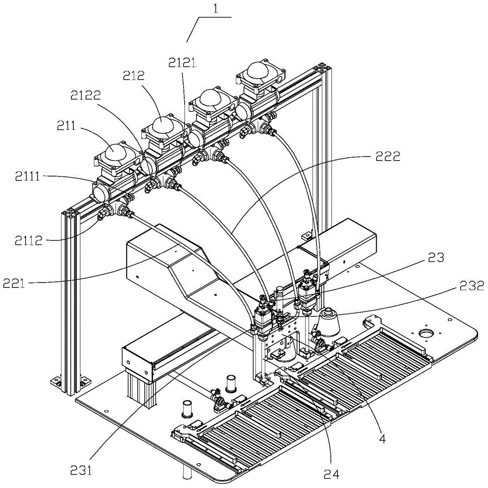 An automatic dispensing and cleaning switching device and a dispensing and cleaning switching method thereof