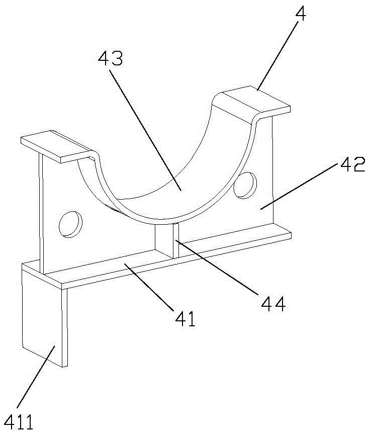 A pipe fitting anti-deformation welding fixture and a method for preventing pipe fitting deformation by using the fixture